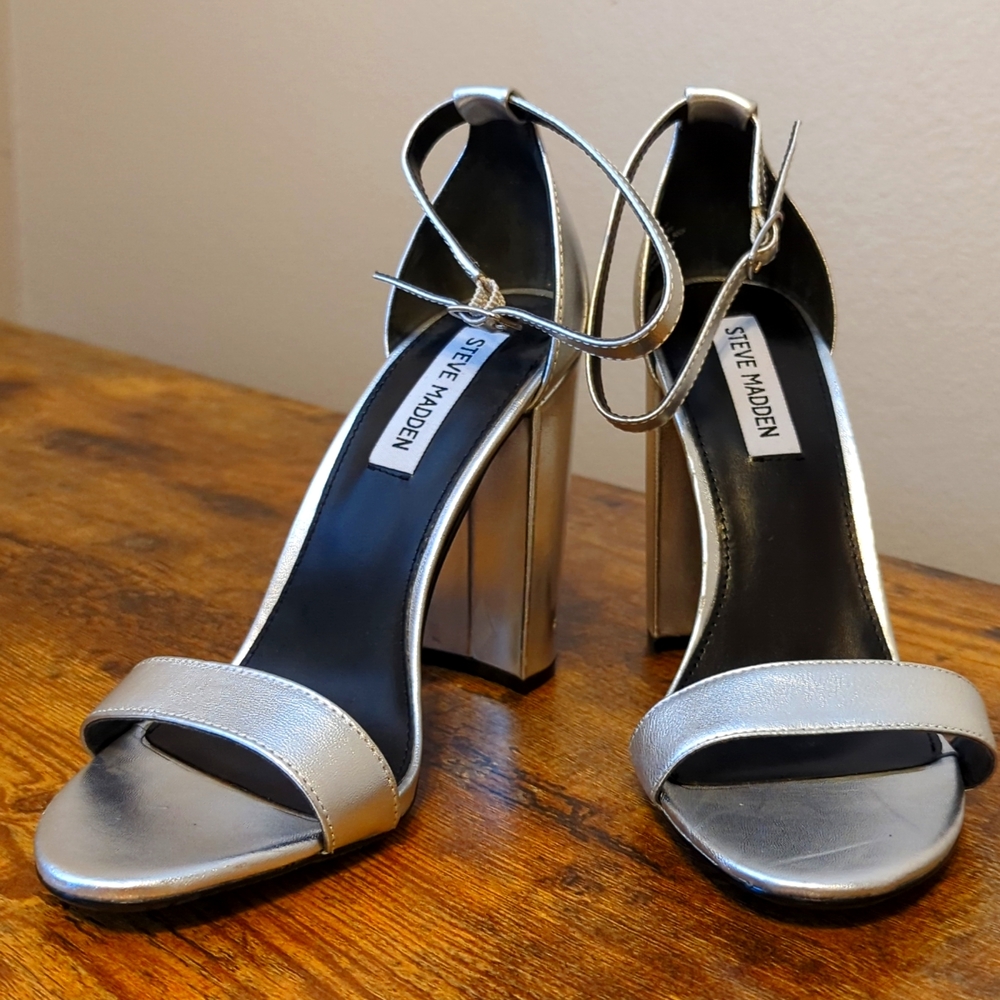 Steve Madden Carson sandals sz 9. 5